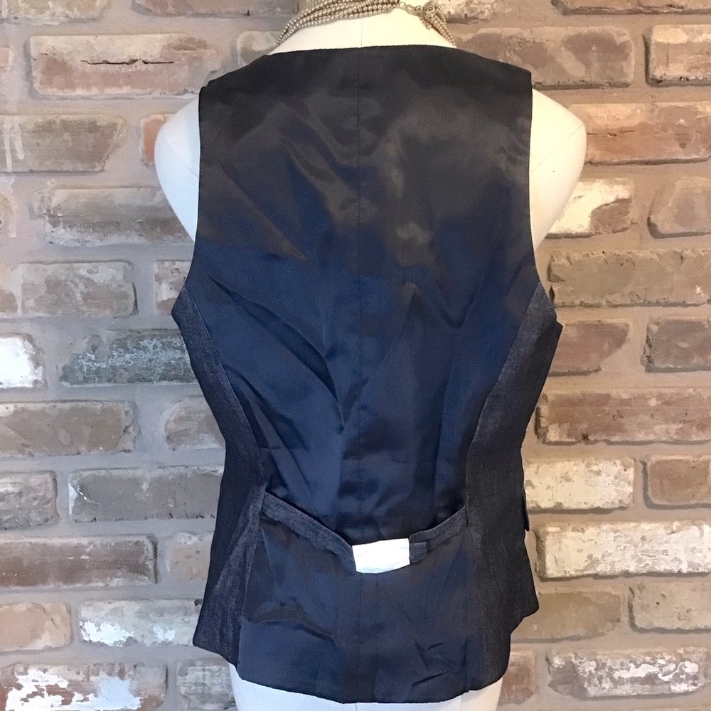 New York & Company Women's Denim Chambray 3 Button Vest 8 NEW - Picture 4 of 9